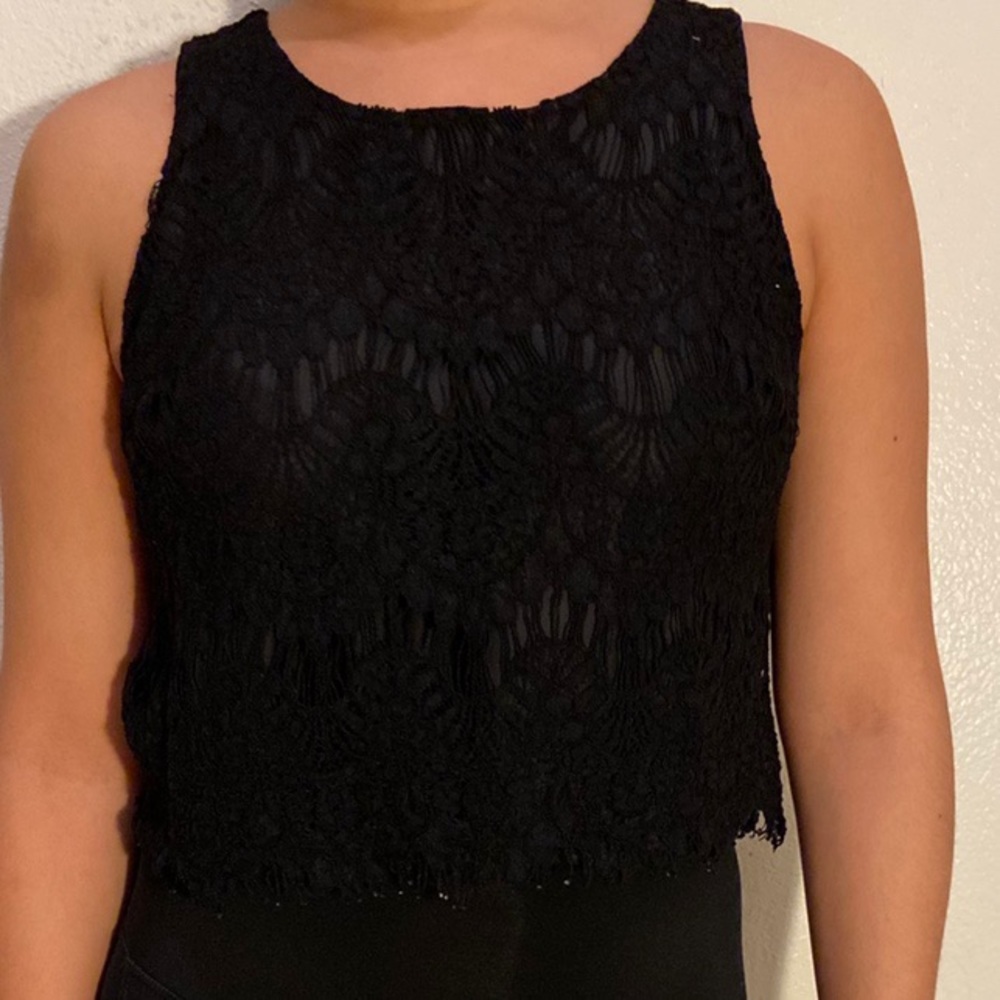 Embroidered Black crop-top